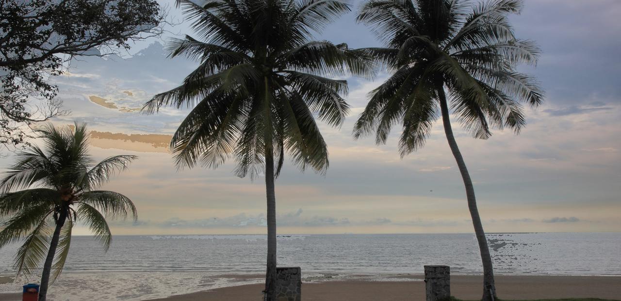 Akar Beach Resort Port Dickson Dış mekan fotoğraf